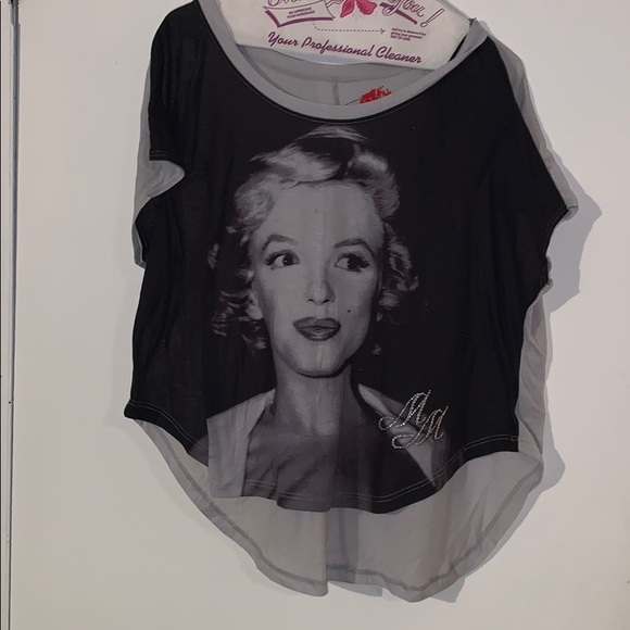 Tops - Marilyn Monroe shirt